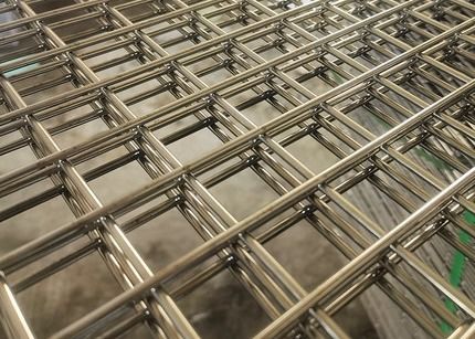 Weld 50x50mm Hole 4ft Galvanised Steel Mesh Panels Silver